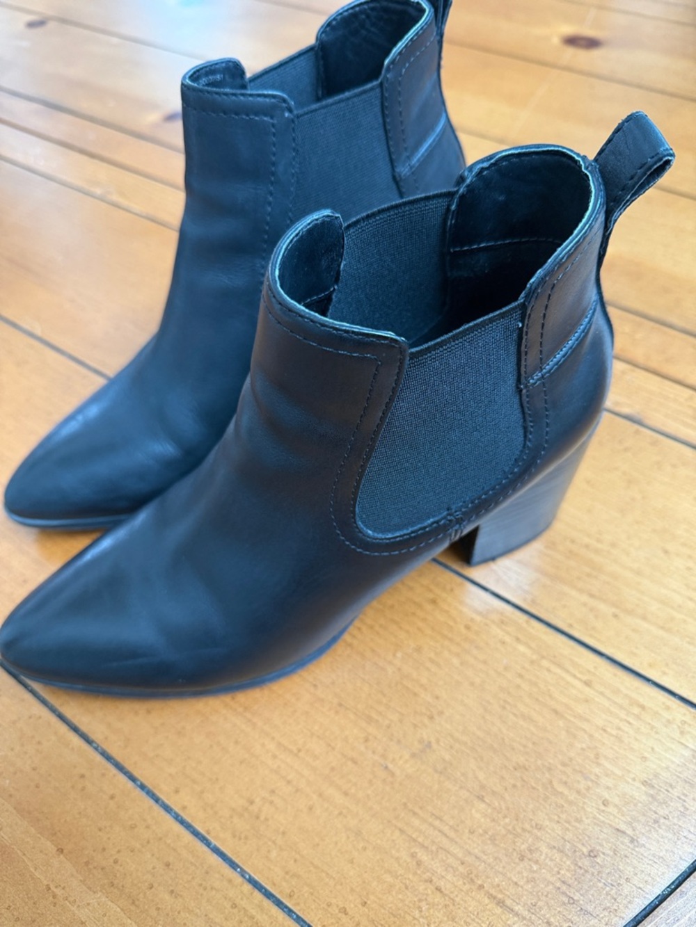 Steve Madden Black Pointed Toe Leather Ankle Booties - Picture 5 of 7